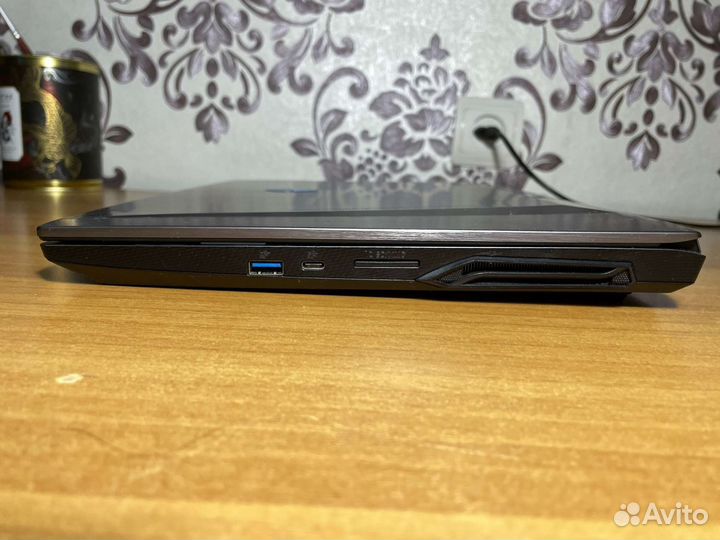 Игровой ноутбук thunderobot 911 air D 1650ti