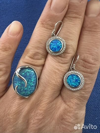 Серьги и кольцо с опалом