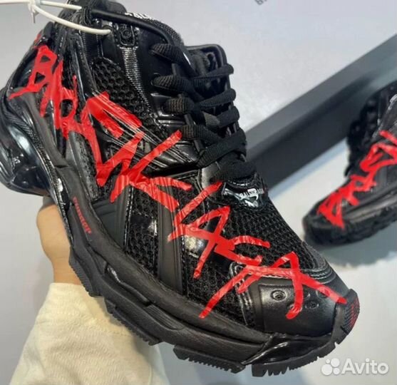 Balenciaga Runner graffiti