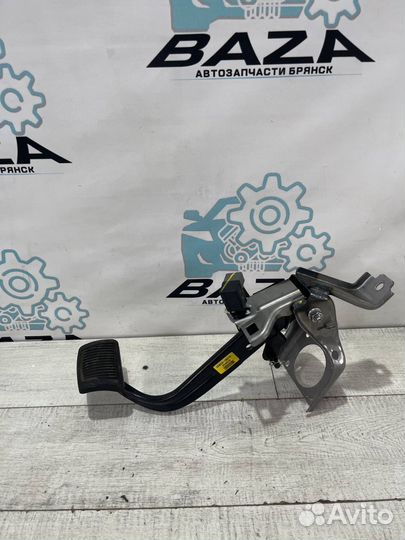 Педаль тормоза Hyundai Solaris