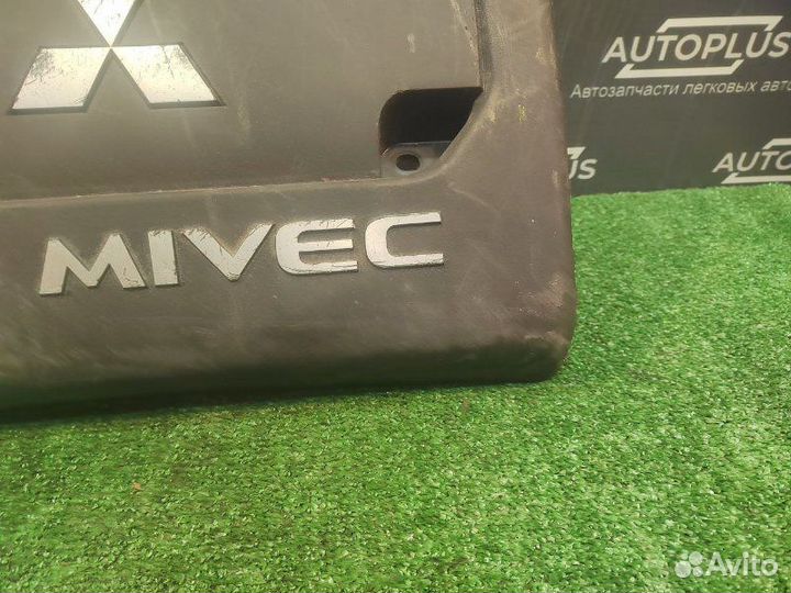 Декоративная накладка двигателя Mitsubishi