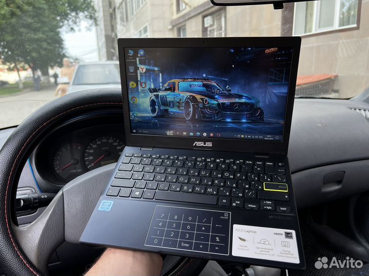 Ноутбук asus