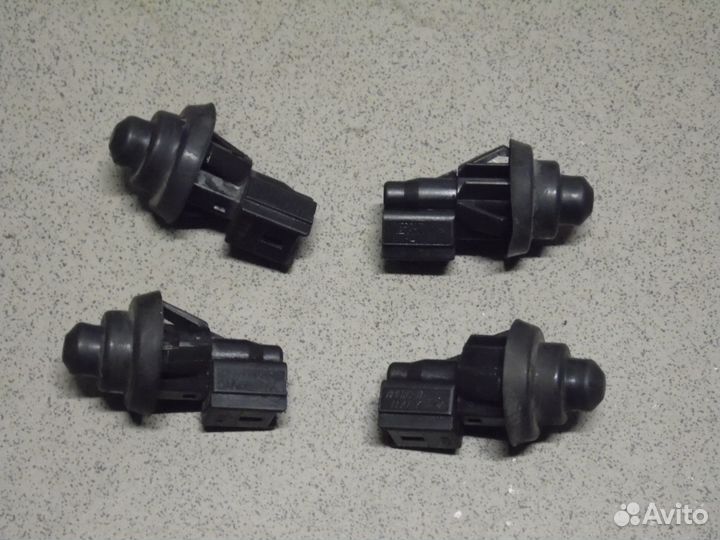 Датчик открытия дверей Рено Дастер