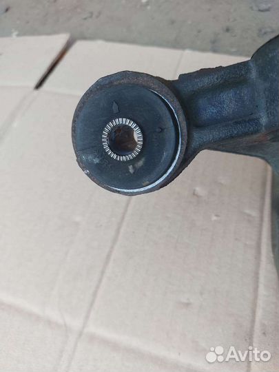 Задний кулак камри