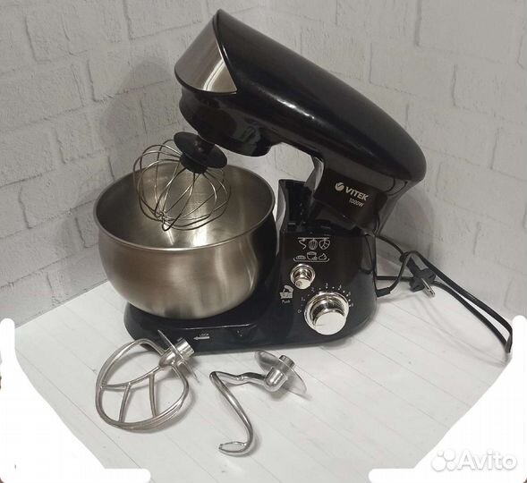 Миксер планетарный Vitek VC-363 1000 Вт