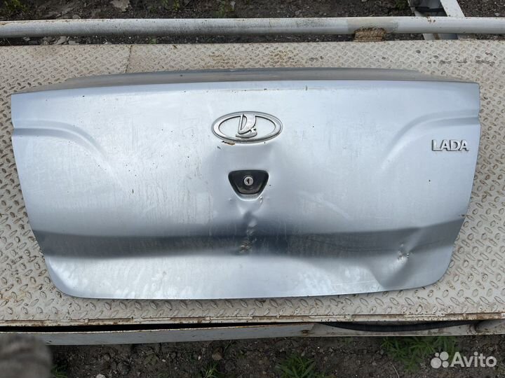 Продам капот задний гранта
