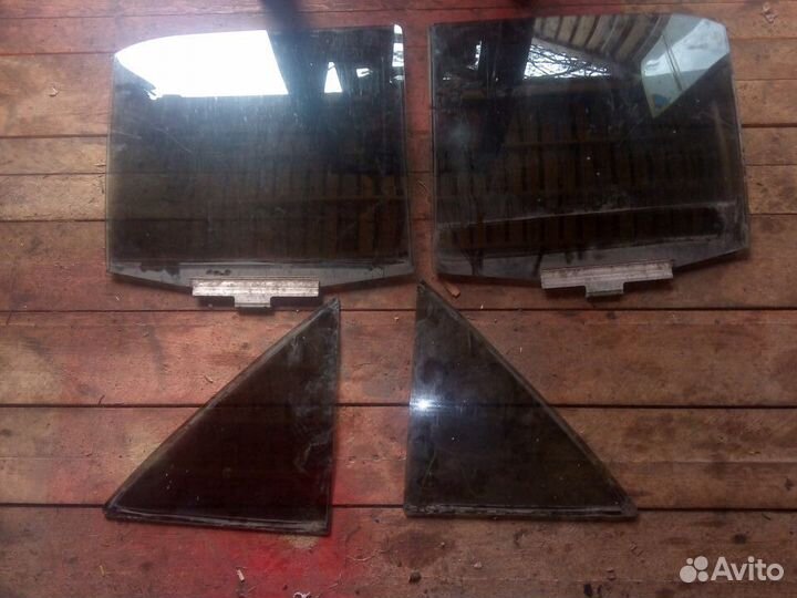 Стёкла на мерседес 190