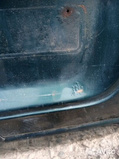 Дверь багажника Dodge Caravan grand 3.3 1997