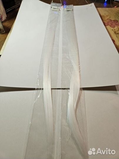 Цветные пряди на заколках