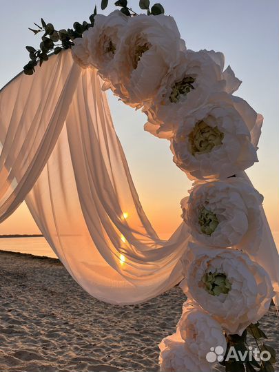 Аренда свадебной арки для фотосесси