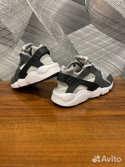 Кроссовки Nike air huarache размер 43