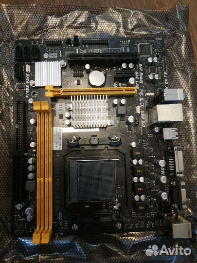 Материнская плата