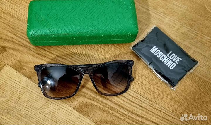 Очки женские солнцезащитные Love Moschino новые