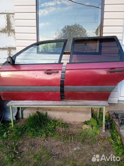 Двери на passat б3 4 шт