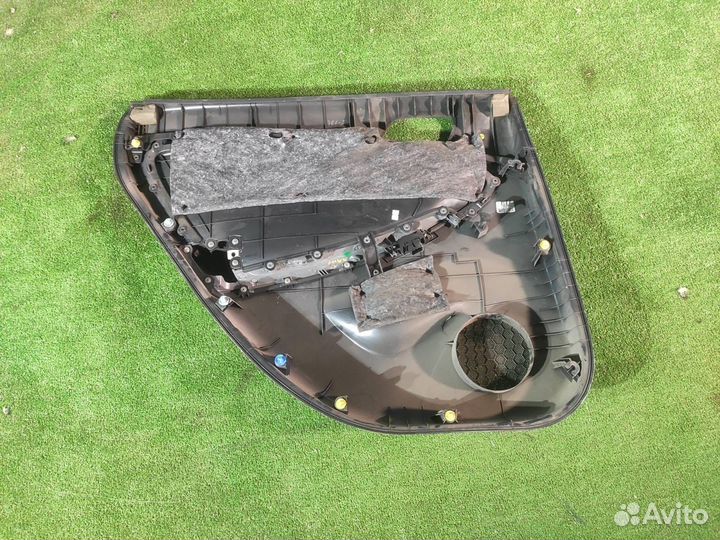 Обшивка двери задняя правая Hyundai Solaris седан