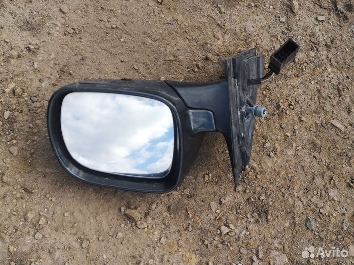 Правое зеркало Audi A4B5