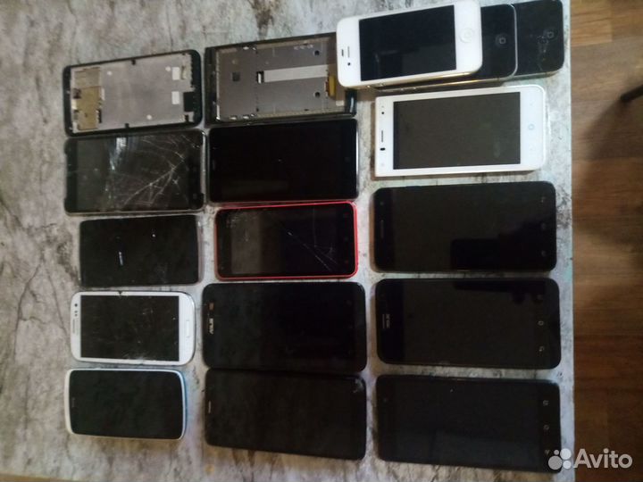 Мобильные телефоны на запчасти