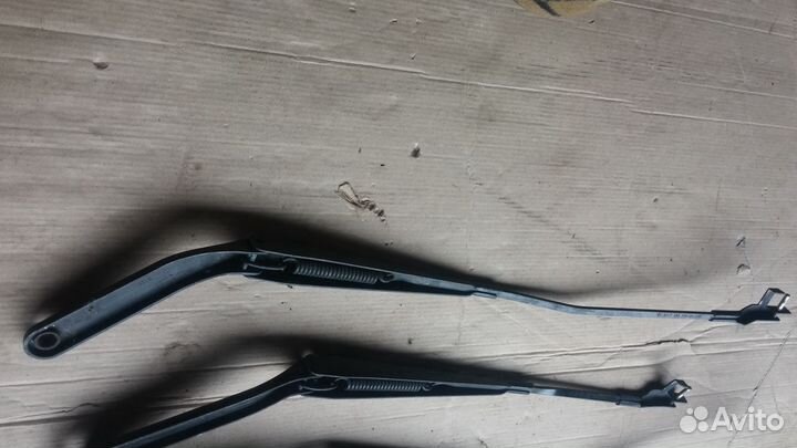 BMW X5 E70 X6 E71 поводок стеклоочистителя