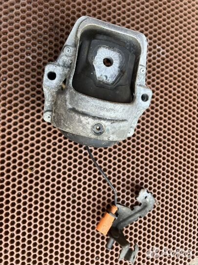 Audi S4 2009-2012 подушка двс caka