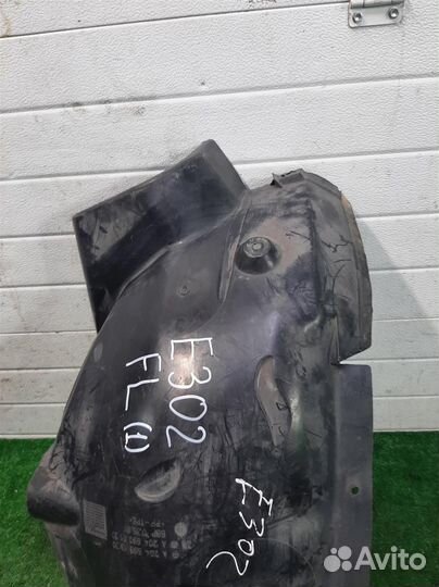 Подкрылок передний левый Mercedes Benz C-Class W2