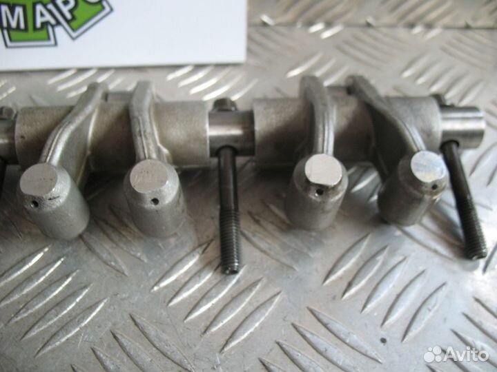 Ось коромысел выпуск с рокерами Chery Very A13 12г