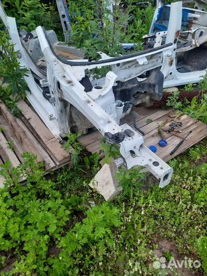 Четверть передняя правая skoda rapid 1