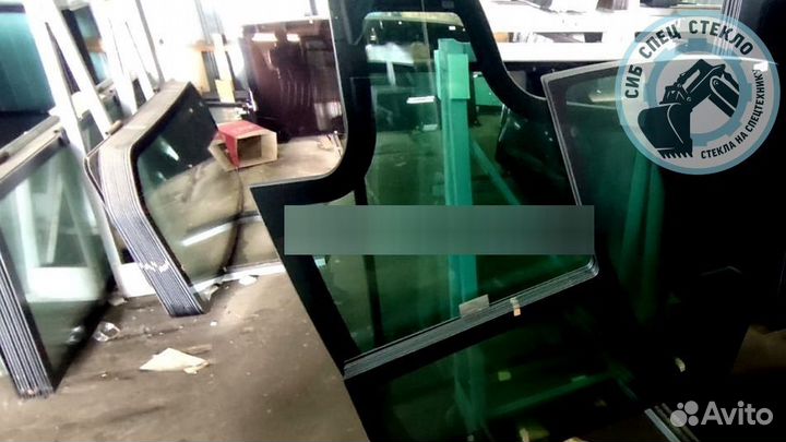 Стекло лобовое ветровое на Case SV 250