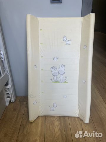 Пеленальная доска на кроватку