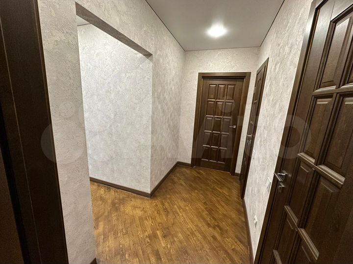 3-к. квартира, 90 м², 1/10 эт.