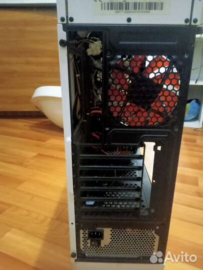 Белый корпус gamemax