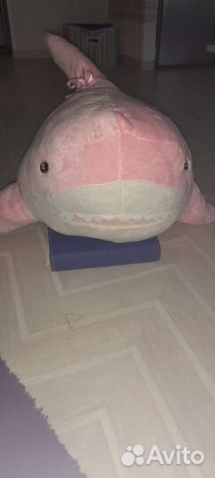 Большая мягкая игрушка акула