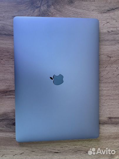 Apple MacBook Pro 15 2018 i9-2.9/32/2048/560X