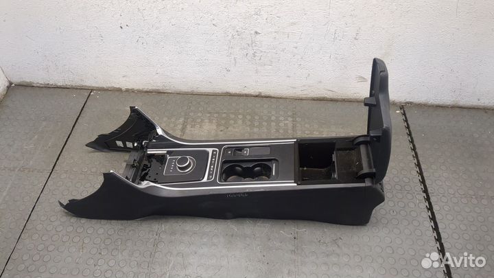 Консоль салона Jaguar XE 2015, 2017