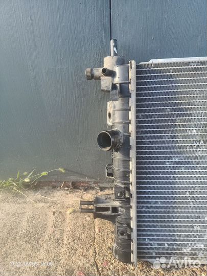 Радиатор охлаждения opel zafira B