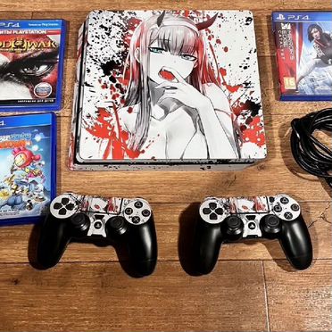 Sony PlayStation 4 Slim, 1000 гб, 2 геймпада