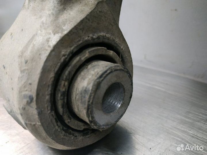 Рычаг задний правый Jeep Grand Cherokee WK2