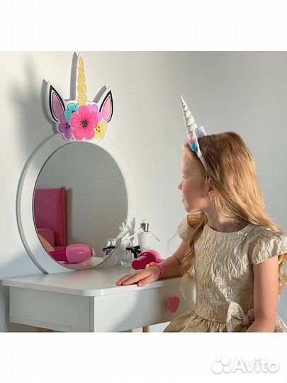 Детский туалетный столик