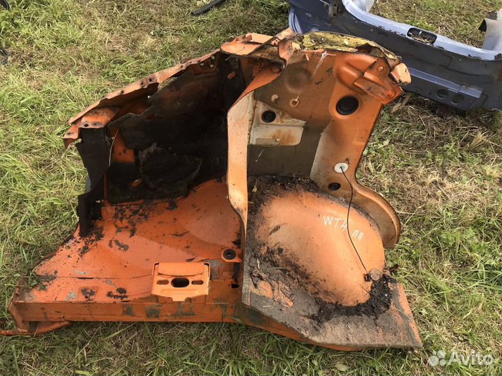 Лонжерон передний правый Volkswagen Transporter T4