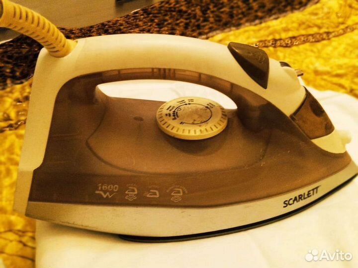 Утюг Scarlett sc-135s