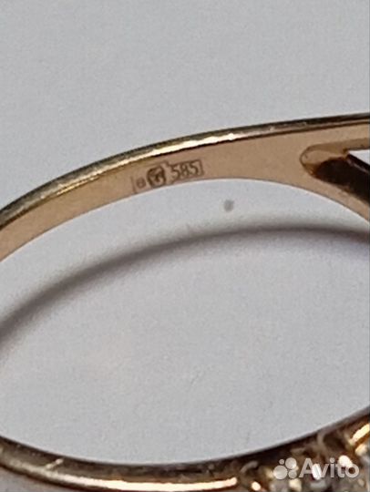 Золотое кольцо с фианитами /585/ Т22192
