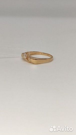 Золотое кольцо с камнем 18,5р