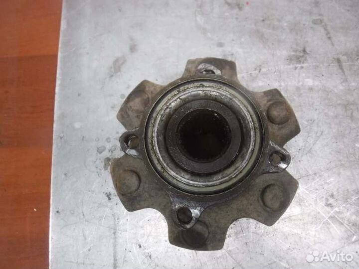 Ступица передняя правая Mitsubishi Pajero 3 6G74