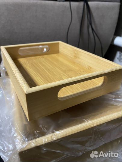 Деревянный поднос с бортиками