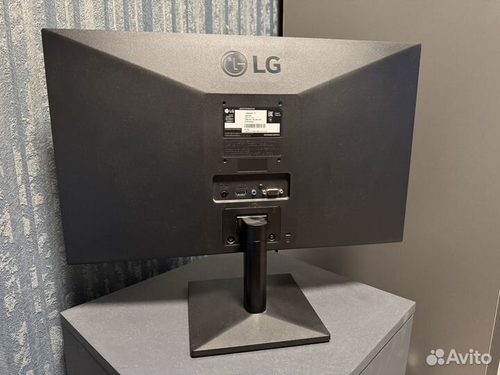 Монитор LG 22MK400H - B