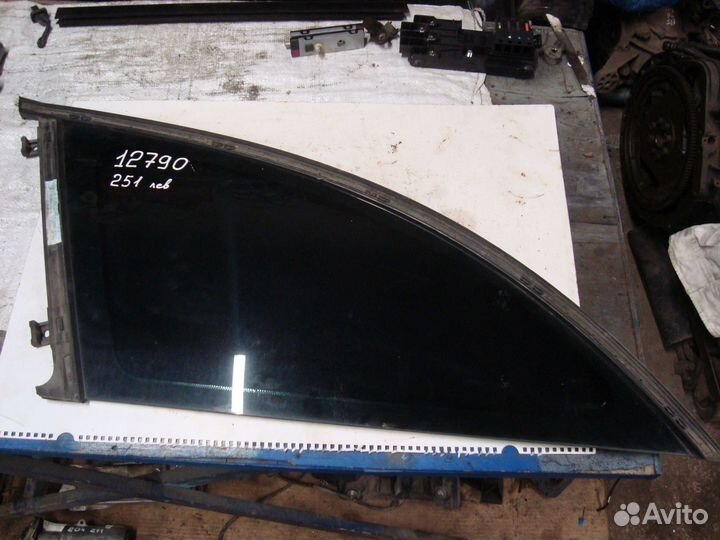 Стекло заднего крыла левое W251 A2516700350