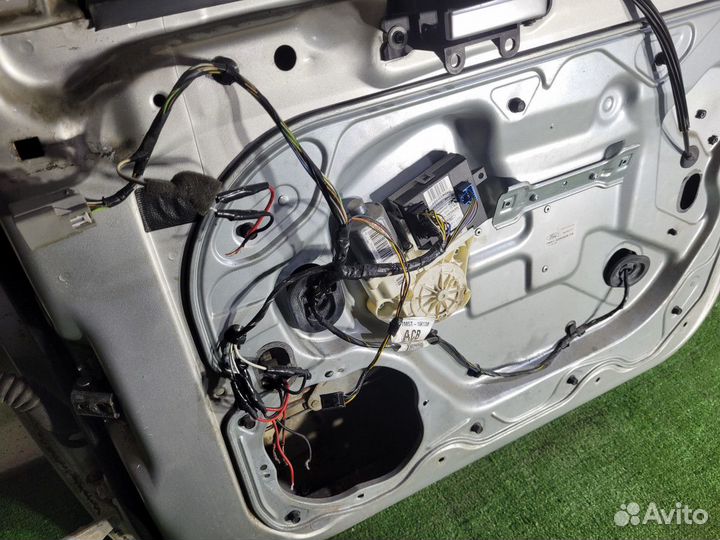 Коса двери передней правой для Ford Focus (II)