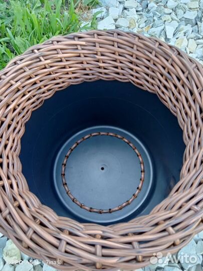 Кашпо из ротанга