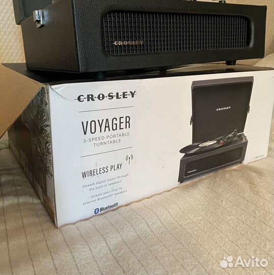 Виниловый проигрыватель Crosley Voyager