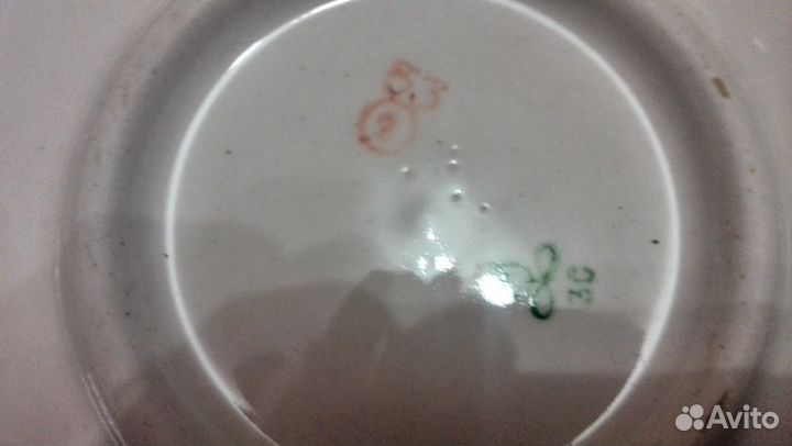 Трелка зик, Кувшины, блюдо