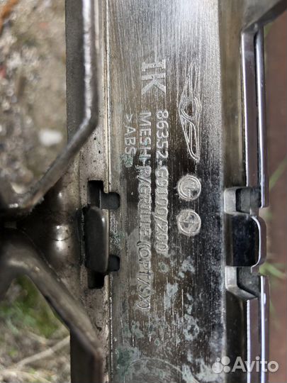 Решетка радиатора hyundai genesis G 70